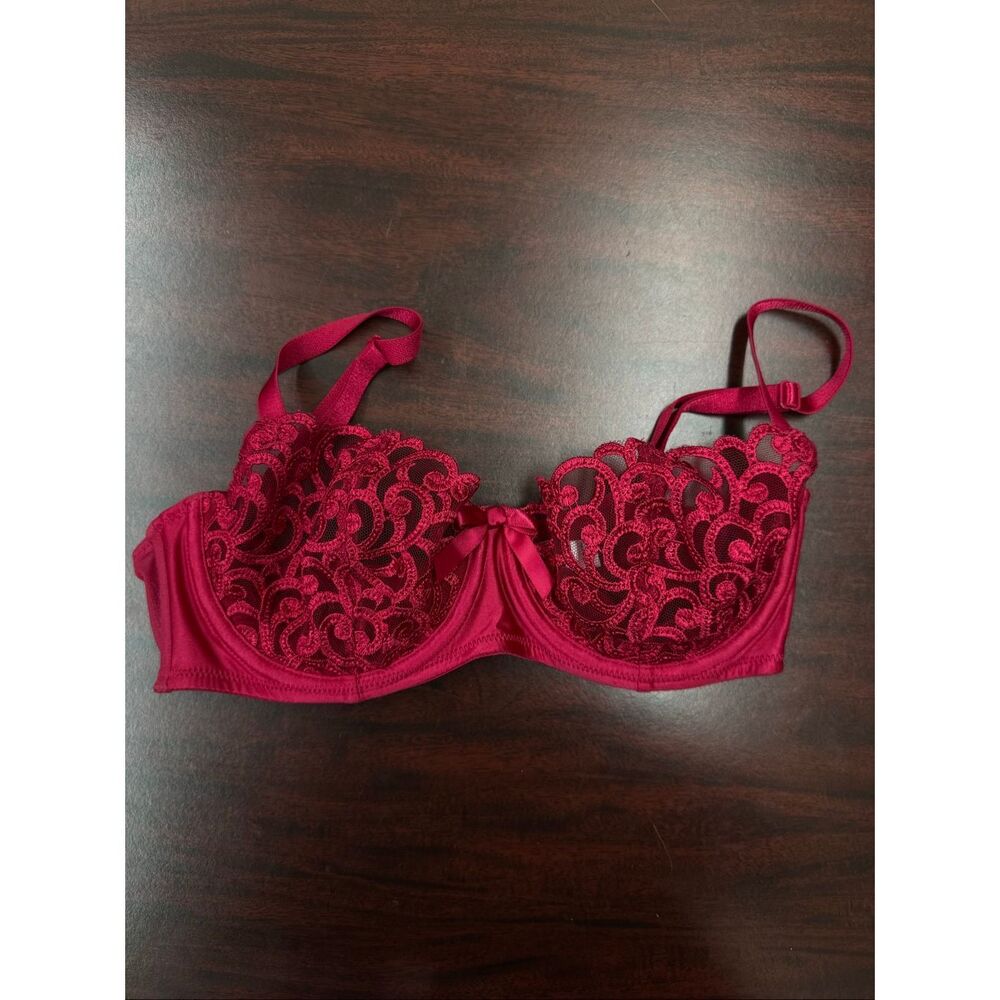 Victoria’s Secret Red Lace Bra Size 34C